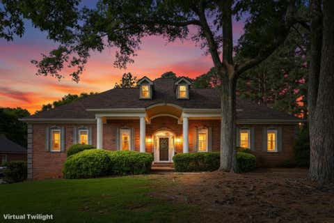 Homes For Sale - 2755 Napa Vlly Vly<br/> Cumming, GA 30041