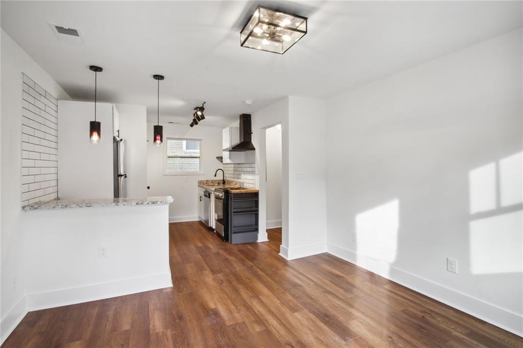 782 Dixie Avenue NE 4