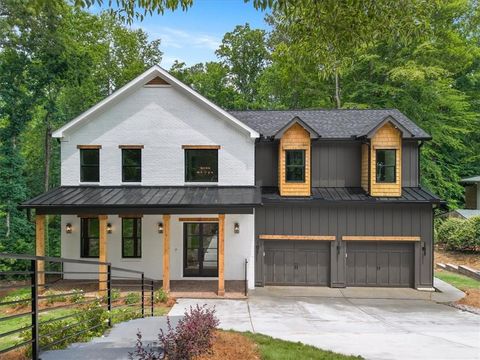 Homes For Sale - 132 Lakeshore Drive<br/> Marietta, GA 30067
