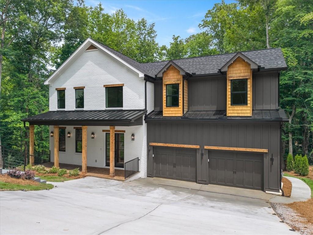 132 Lakeshore Drive NE
