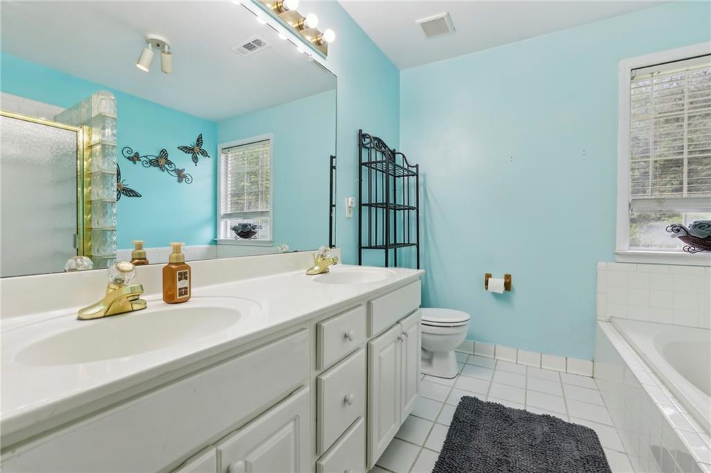 4560 Weathervane Drive, Alpharetta, Georgia image 11