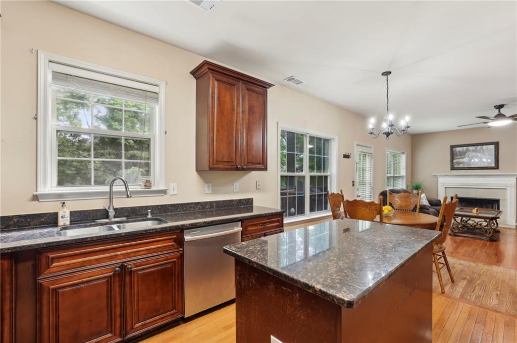 4560 Weathervane Drive, Alpharetta, Georgia image 4