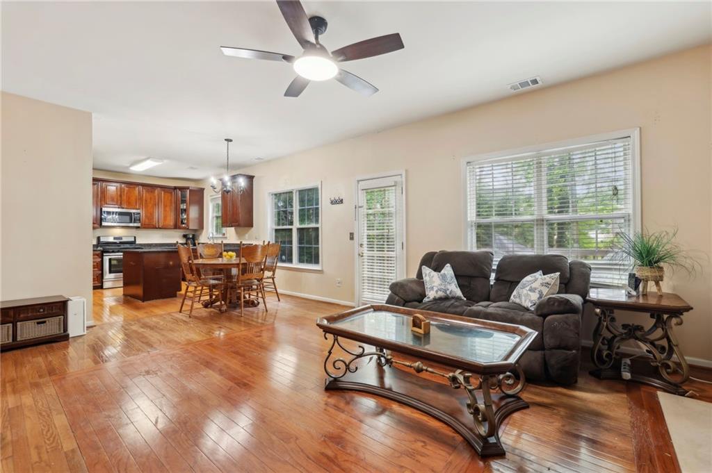 4560 Weathervane Drive, Alpharetta, Georgia image 5