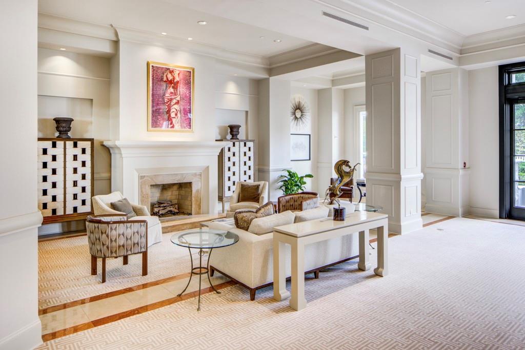 2500 Peachtree Road NW 606N