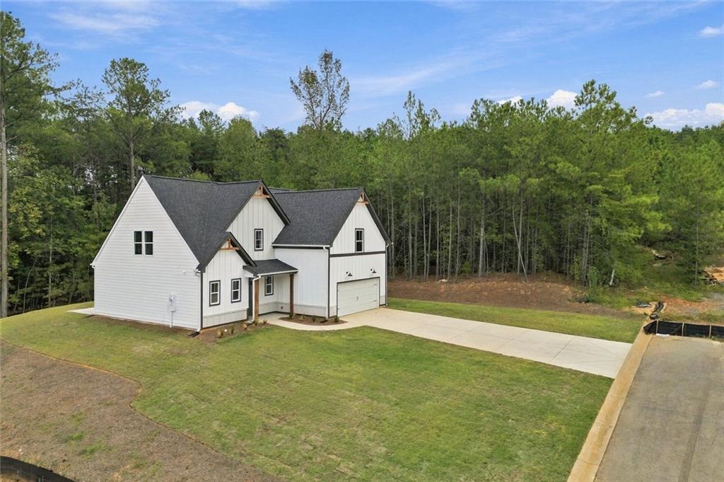 16 Hadrian Ridge Drive SW
