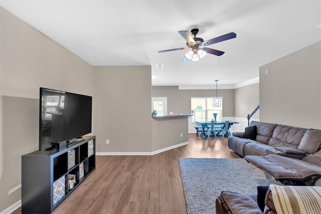 635 Oakside Place, Acworth, Georgia image 5