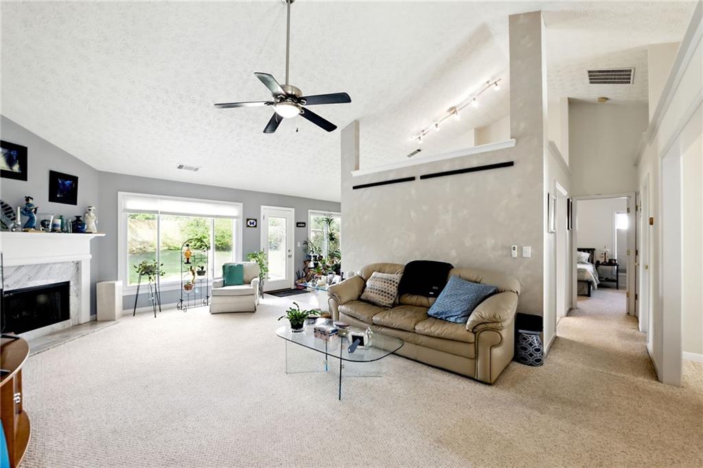 2487 BATTERY Pointe