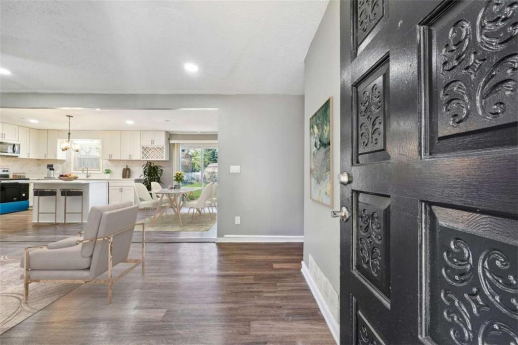 2419 Greenway Drive