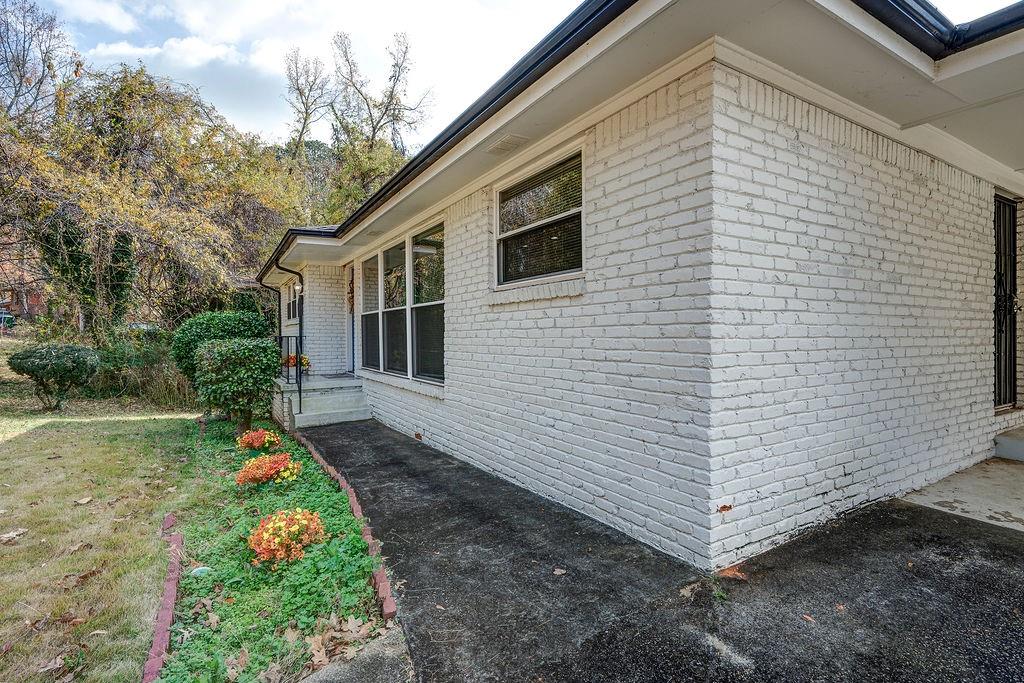 2913 Santa Monica Drive