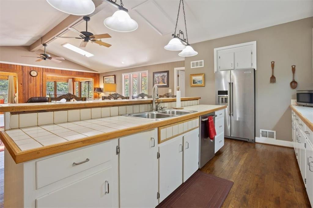 206 White Antelope Street