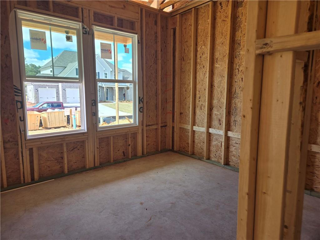 687 Crest Line Trail