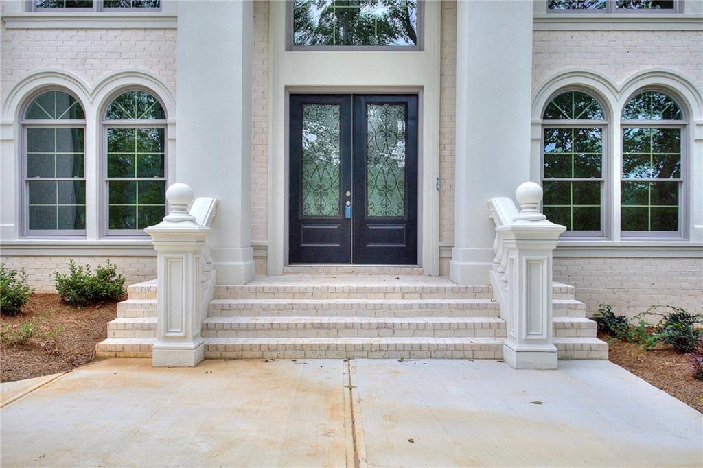 2010 Fontainbleau Drive