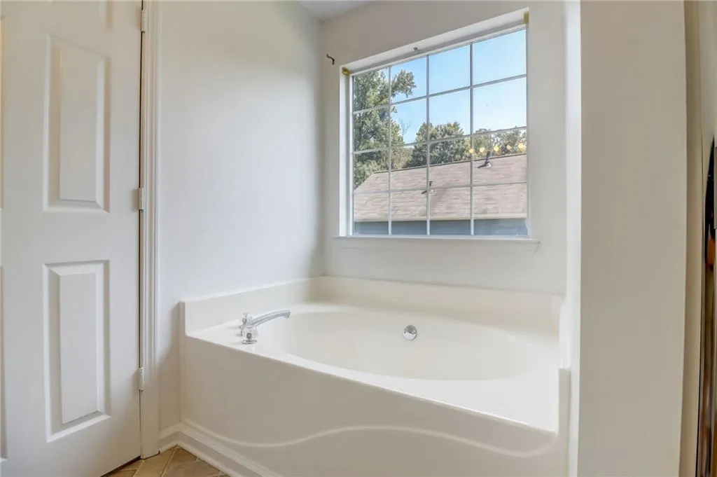 Acworth, Georgia 30101, United States, 4 Bedrooms Bedrooms, ,3 BathroomsBathrooms,Residential,Active,10264