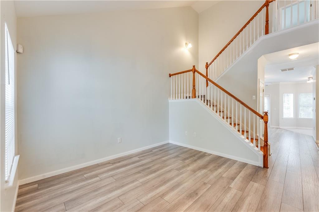 2544 Laurel Circle, Atlanta, Georgia image 3