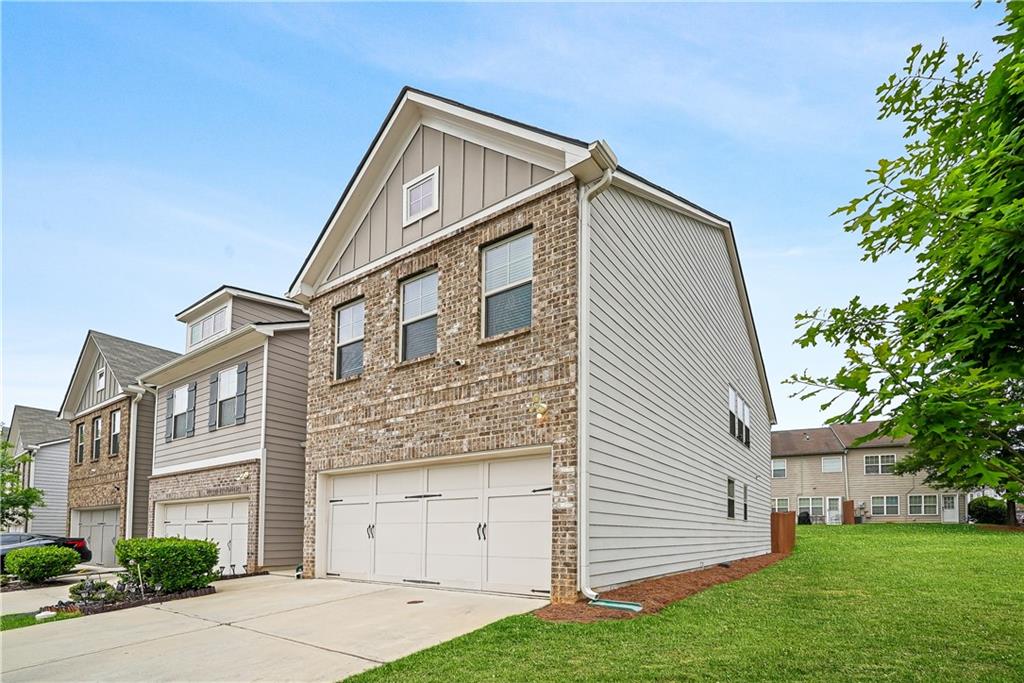5888 Radford Loop