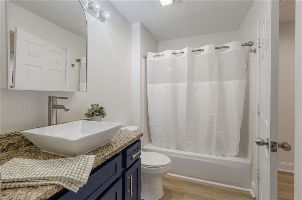 1075 Peachtree Walk NE A301