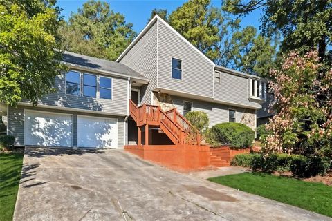 2161 DEEP WOODS Way Marietta GA 30062
