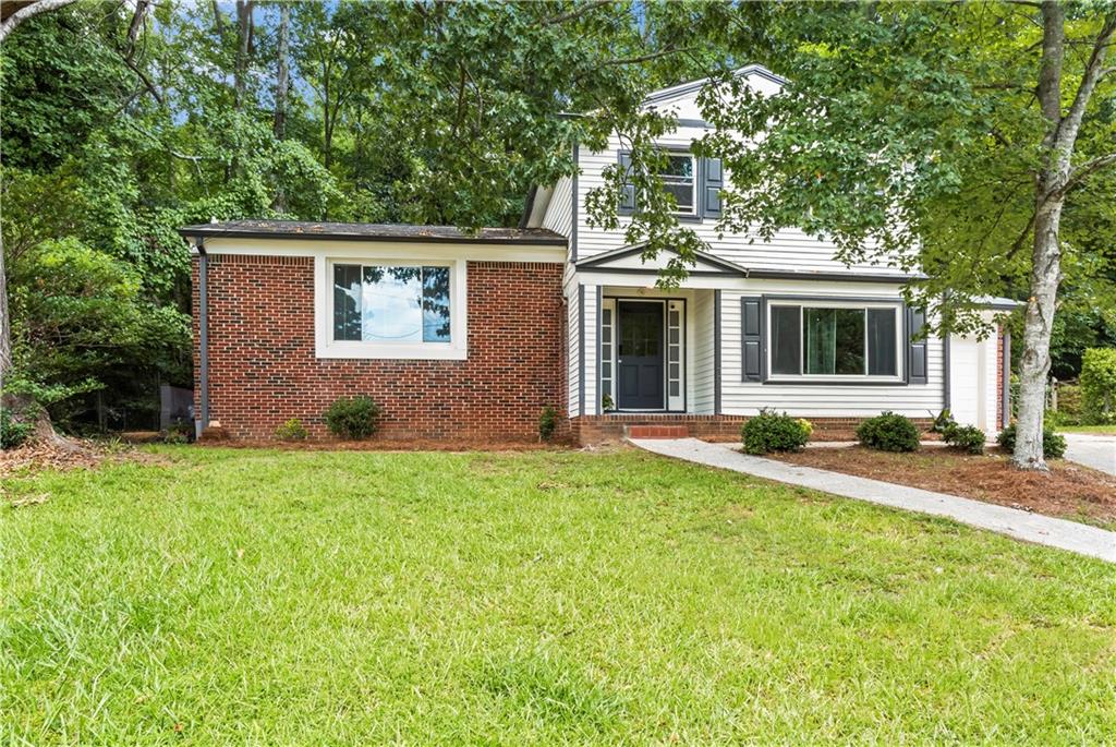 875 Eleanor Court NW