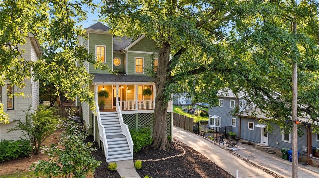 Photo of 997 Longley Avenue NW, Atlanta, GA 30318 (MLS # 7811344)