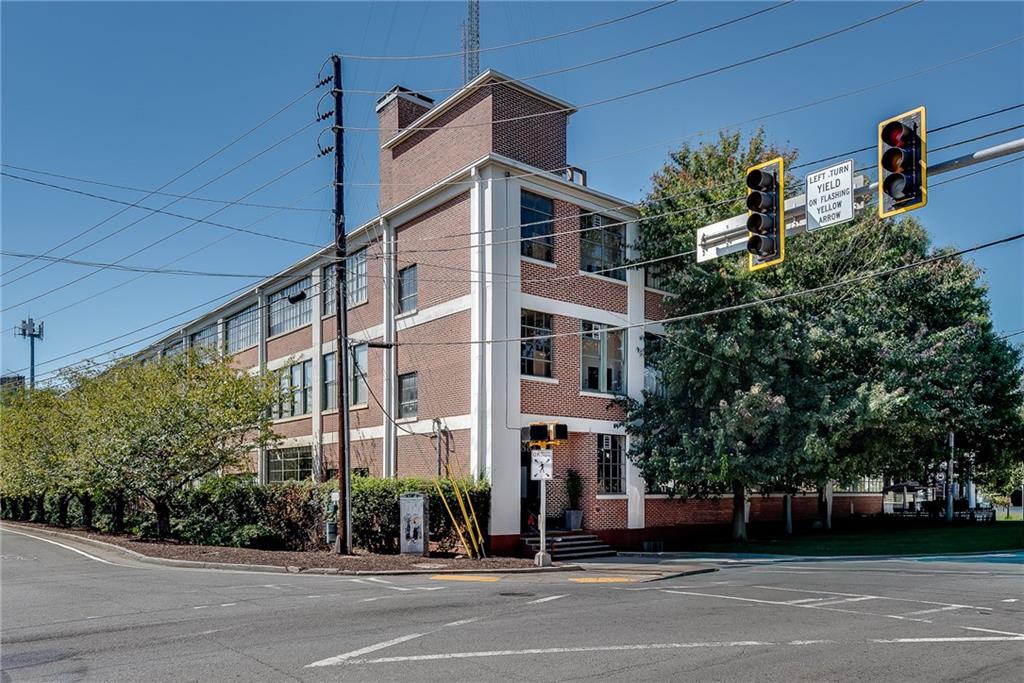 881 Memorial Drive SE 209