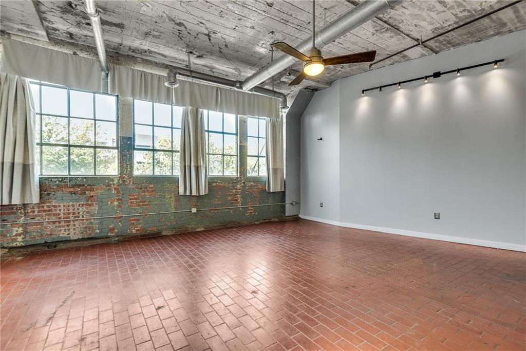 881 Memorial Drive SE 209