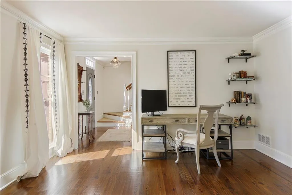 Roswell, Georgia 30075, United States, 4 Bedrooms Bedrooms, ,4 BathroomsBathrooms,Residential,Pending,78573