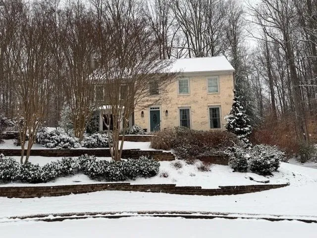 Roswell, Georgia 30075, United States, 4 Bedrooms Bedrooms, ,4 BathroomsBathrooms,Residential,Pending,78573