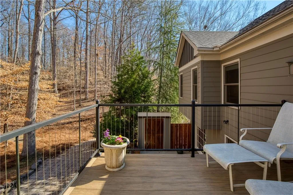 Roswell, Georgia 30075, United States, 4 Bedrooms Bedrooms, ,4 BathroomsBathrooms,Residential,Pending,78573