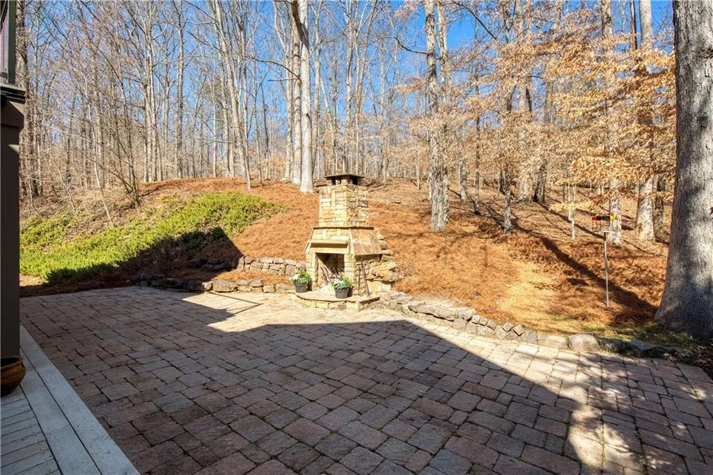 Roswell, Georgia 30075, United States, 4 Bedrooms Bedrooms, ,4 BathroomsBathrooms,Residential,Pending,78573