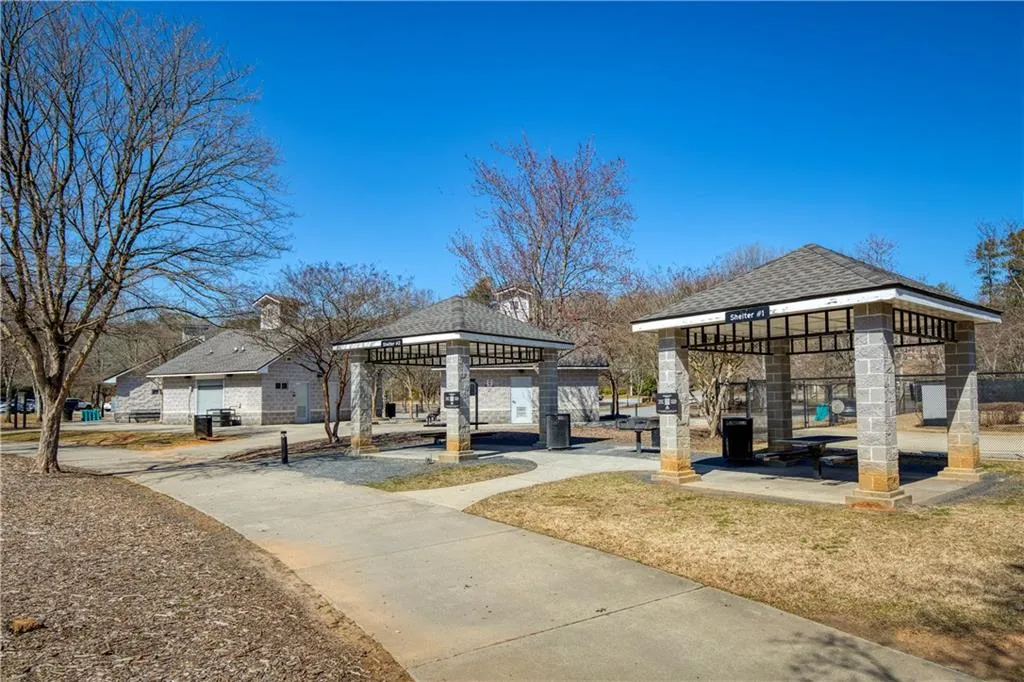 Roswell, Georgia 30075, United States, 4 Bedrooms Bedrooms, ,4 BathroomsBathrooms,Residential,Pending,78573