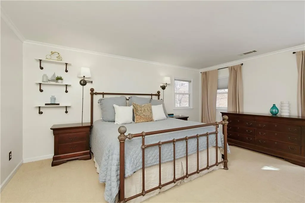 Roswell, Georgia 30075, United States, 4 Bedrooms Bedrooms, ,4 BathroomsBathrooms,Residential,Pending,78573