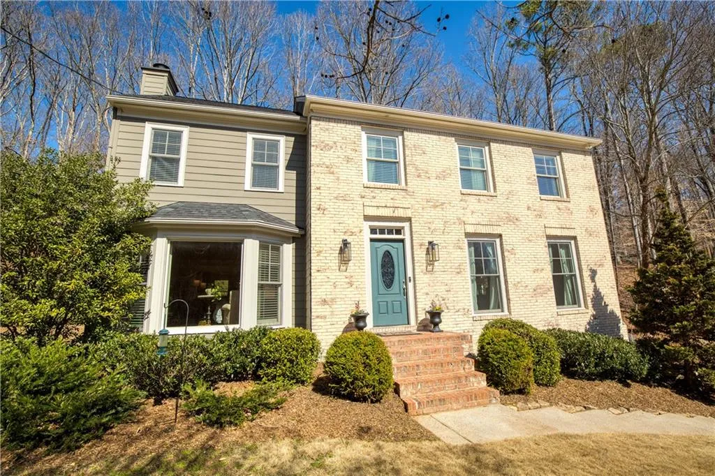 Roswell, Georgia 30075, United States, 4 Bedrooms Bedrooms, ,4 BathroomsBathrooms,Residential,Pending,78573