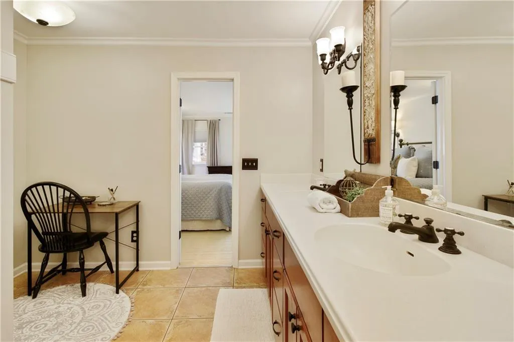 Roswell, Georgia 30075, United States, 4 Bedrooms Bedrooms, ,4 BathroomsBathrooms,Residential,Pending,78573