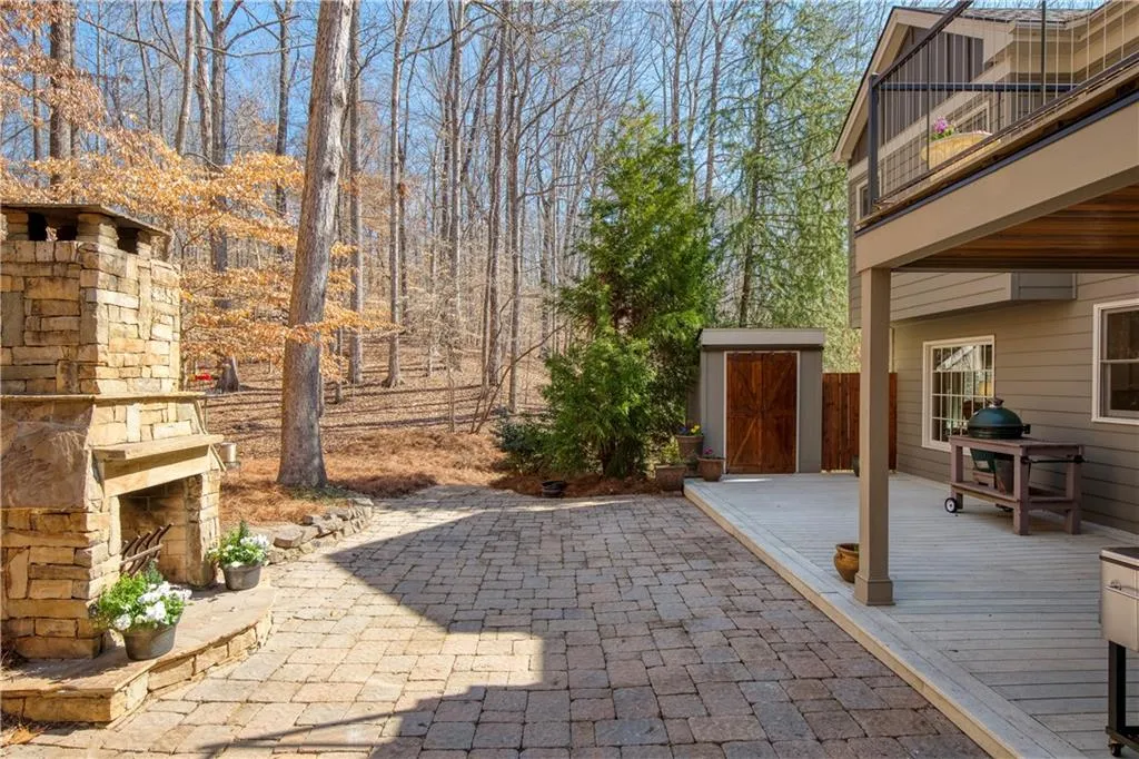 Roswell, Georgia 30075, United States, 4 Bedrooms Bedrooms, ,4 BathroomsBathrooms,Residential,Pending,78573