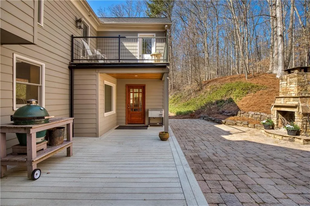 Roswell, Georgia 30075, United States, 4 Bedrooms Bedrooms, ,4 BathroomsBathrooms,Residential,Pending,78573