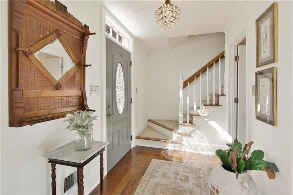 Roswell, Georgia 30075, United States, 4 Bedrooms Bedrooms, ,4 BathroomsBathrooms,Residential,Pending,78573