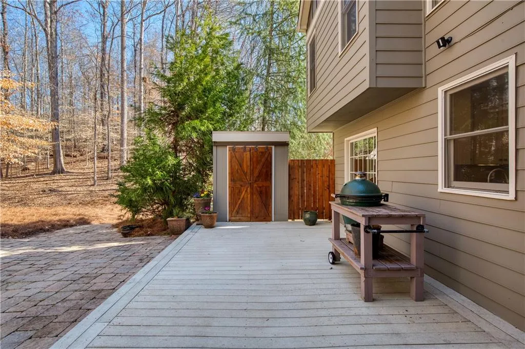 Roswell, Georgia 30075, United States, 4 Bedrooms Bedrooms, ,4 BathroomsBathrooms,Residential,Pending,78573