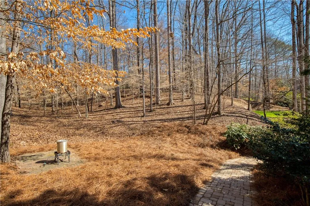 Roswell, Georgia 30075, United States, 4 Bedrooms Bedrooms, ,4 BathroomsBathrooms,Residential,Pending,78573