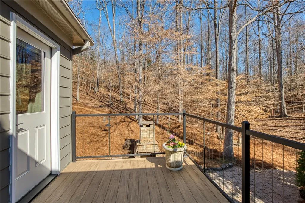 Roswell, Georgia 30075, United States, 4 Bedrooms Bedrooms, ,4 BathroomsBathrooms,Residential,Pending,78573