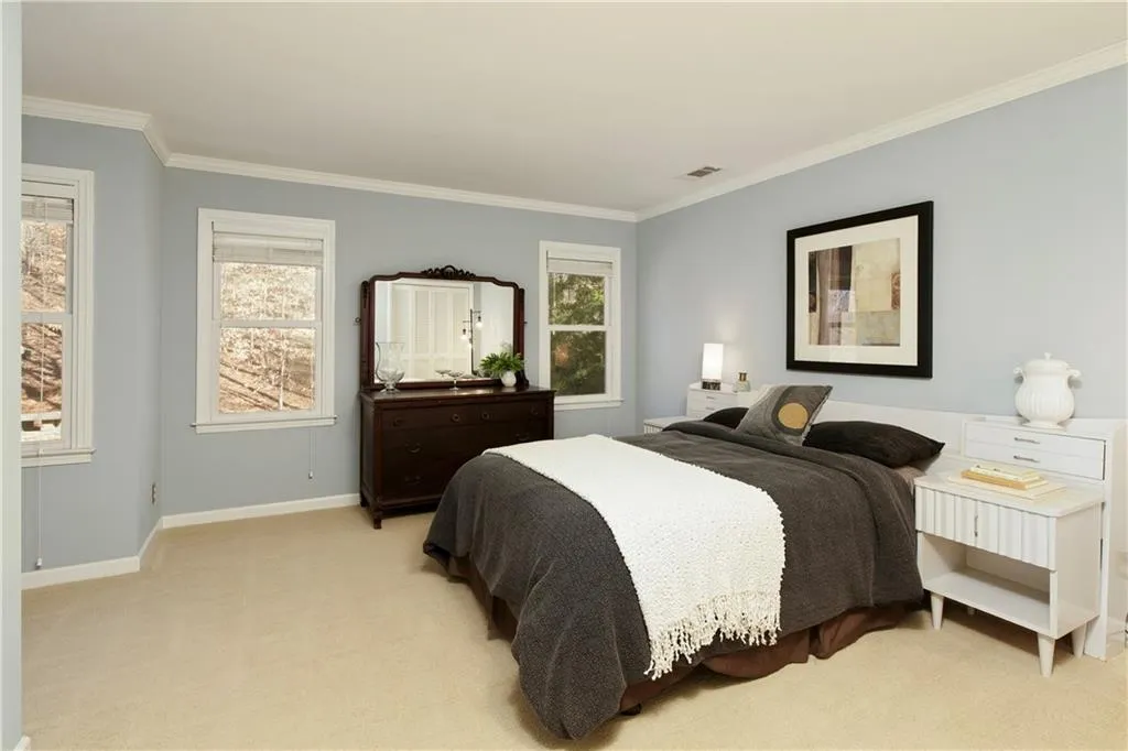 Roswell, Georgia 30075, United States, 4 Bedrooms Bedrooms, ,4 BathroomsBathrooms,Residential,Pending,78573