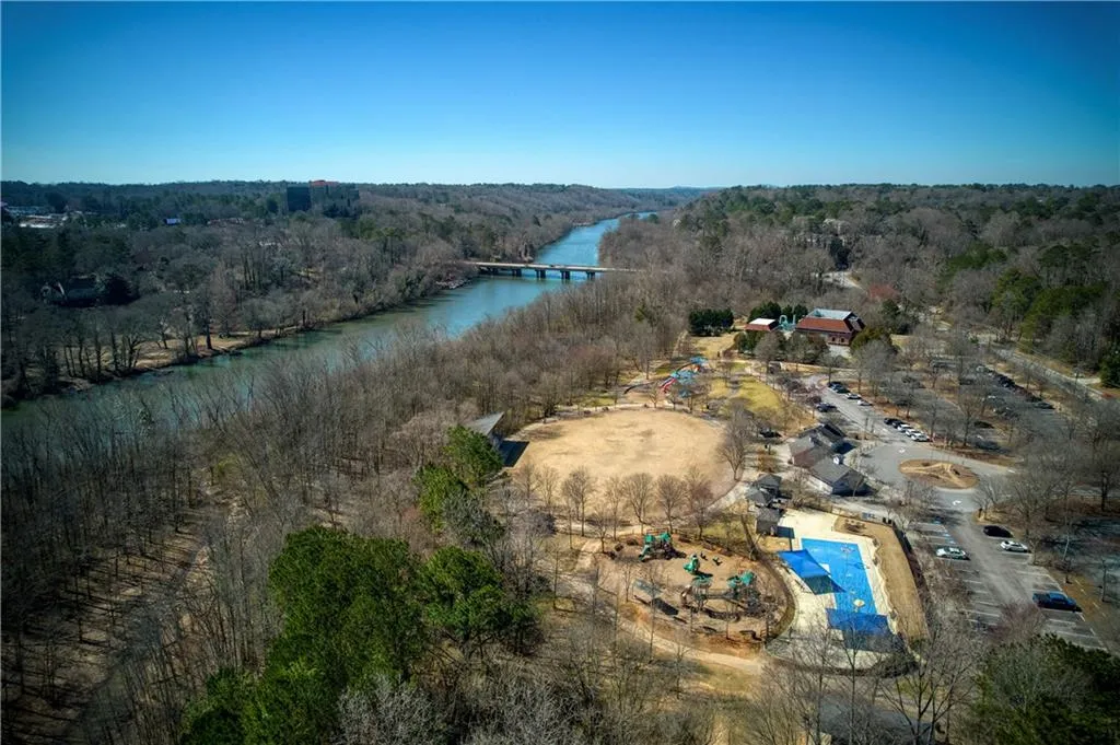 Roswell, Georgia 30075, United States, 4 Bedrooms Bedrooms, ,4 BathroomsBathrooms,Residential,Pending,78573