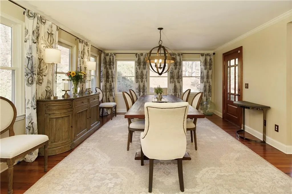 Roswell, Georgia 30075, United States, 4 Bedrooms Bedrooms, ,4 BathroomsBathrooms,Residential,Pending,78573