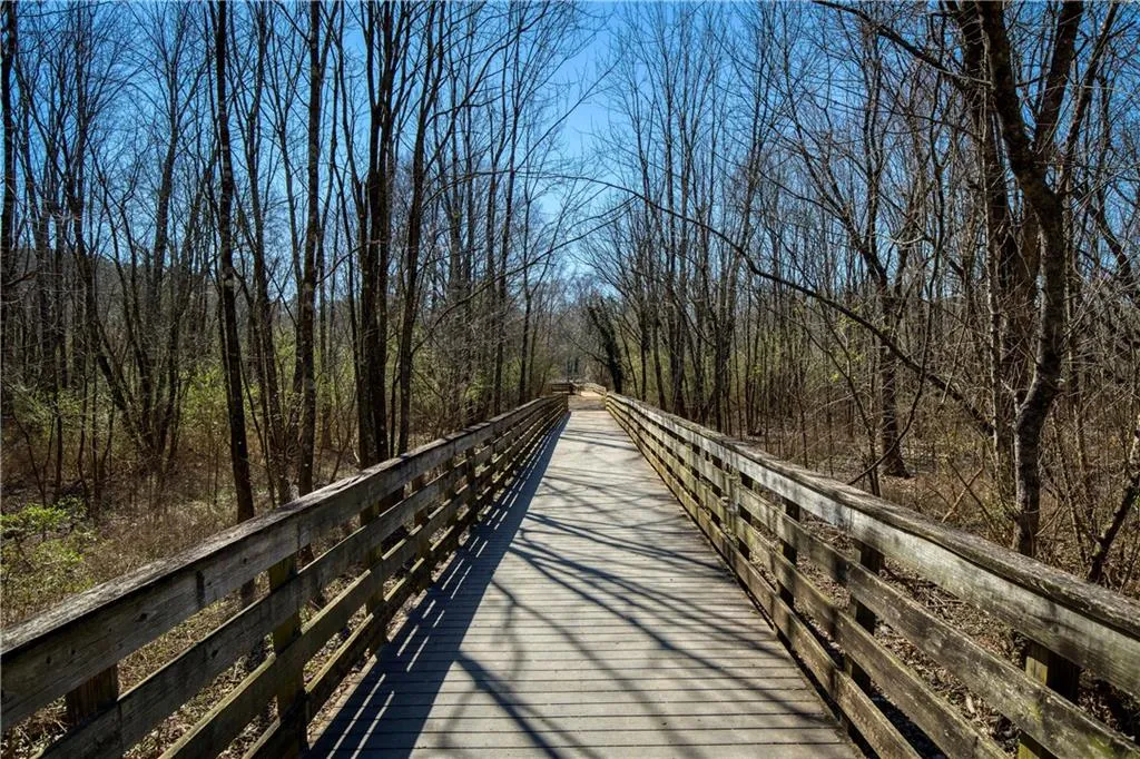 Roswell, Georgia 30075, United States, 4 Bedrooms Bedrooms, ,4 BathroomsBathrooms,Residential,Pending,78573