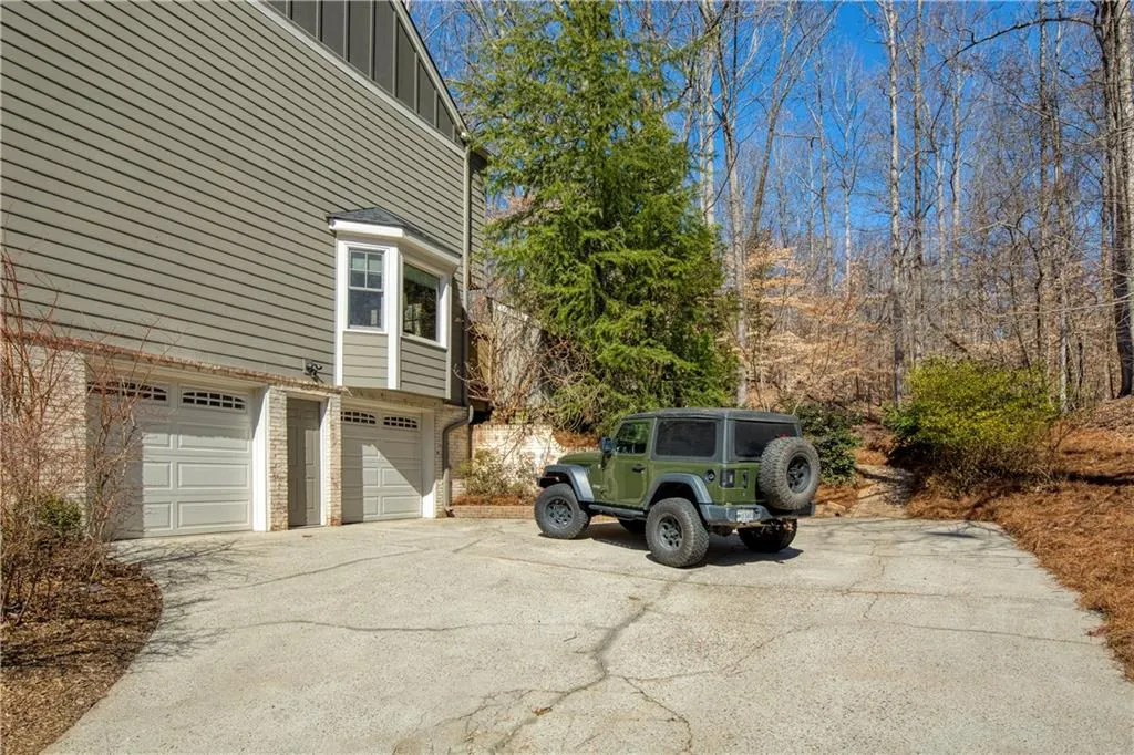 Roswell, Georgia 30075, United States, 4 Bedrooms Bedrooms, ,4 BathroomsBathrooms,Residential,Pending,78573