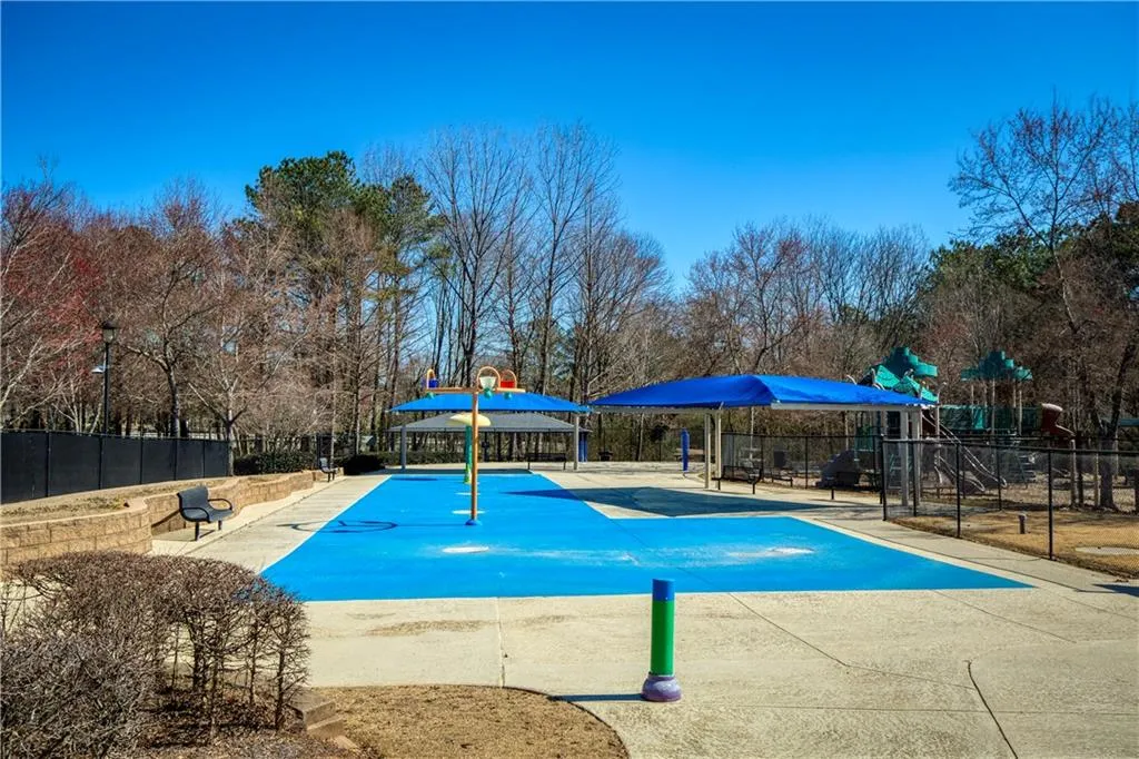 Roswell, Georgia 30075, United States, 4 Bedrooms Bedrooms, ,4 BathroomsBathrooms,Residential,Pending,78573