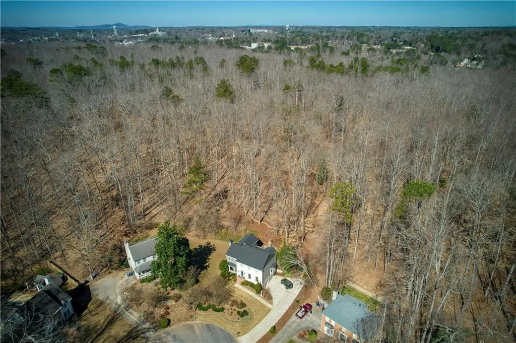 Roswell, Georgia 30075, United States, 4 Bedrooms Bedrooms, ,4 BathroomsBathrooms,Residential,Pending,78573