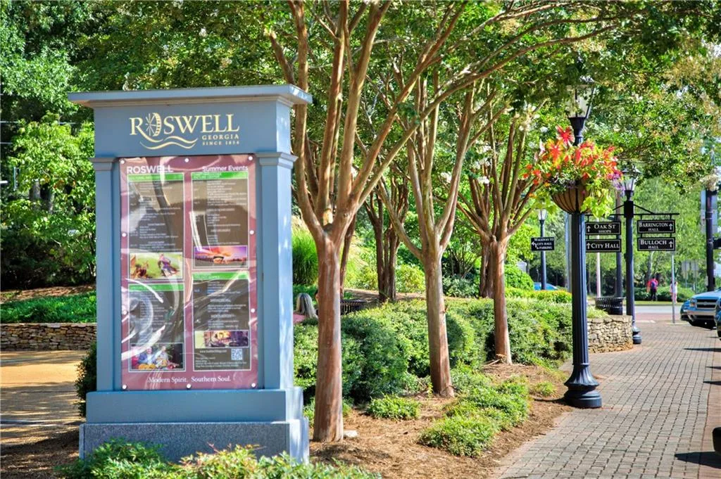 Roswell, Georgia 30075, United States, 4 Bedrooms Bedrooms, ,4 BathroomsBathrooms,Residential,Pending,78573