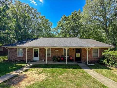 1035 Chestnut Oak Court NE Conyers GA 30012