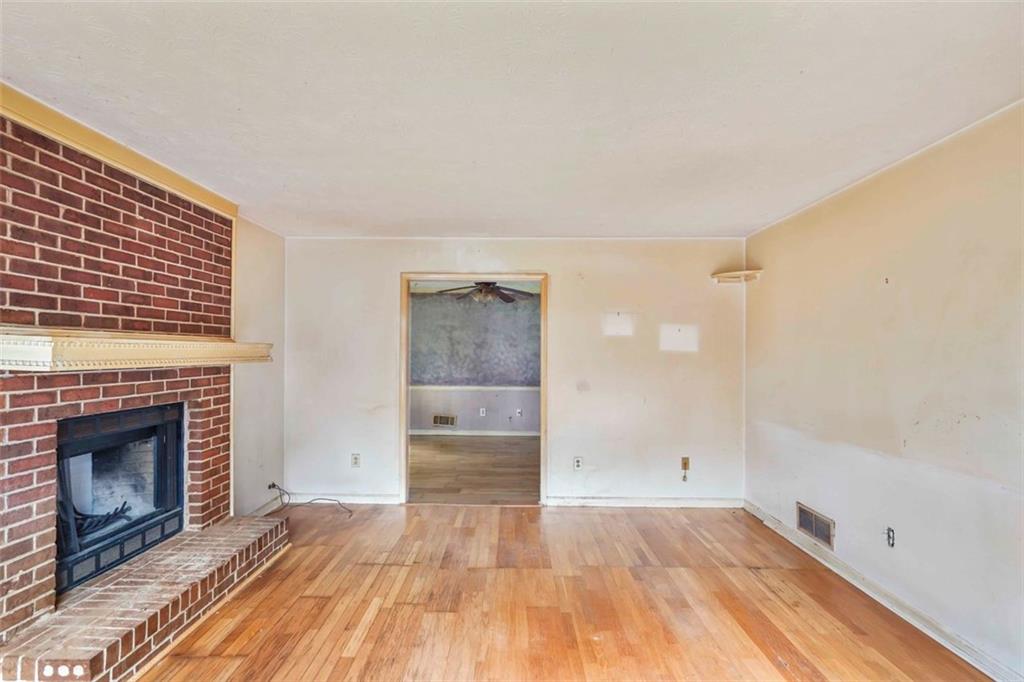 974 TERRACE Trace