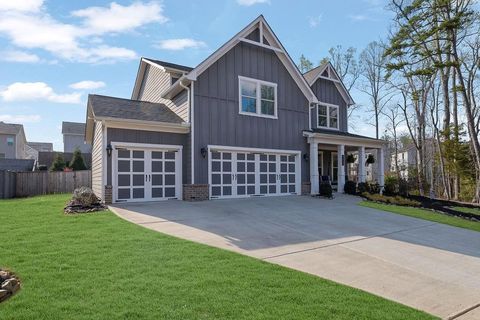 Homes For Sale - 6050 Stargazer Way<br/> Cumming, GA 30028